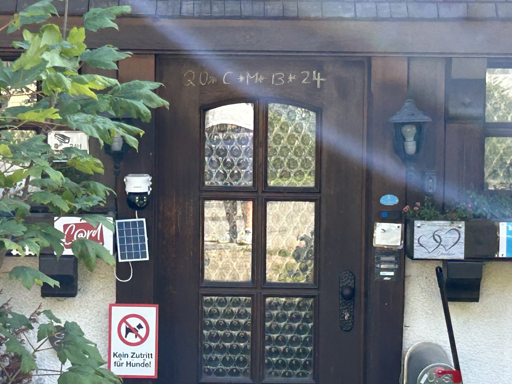 Hauseingang G�stehaus Lickert, Erlenbruckerstr. 27